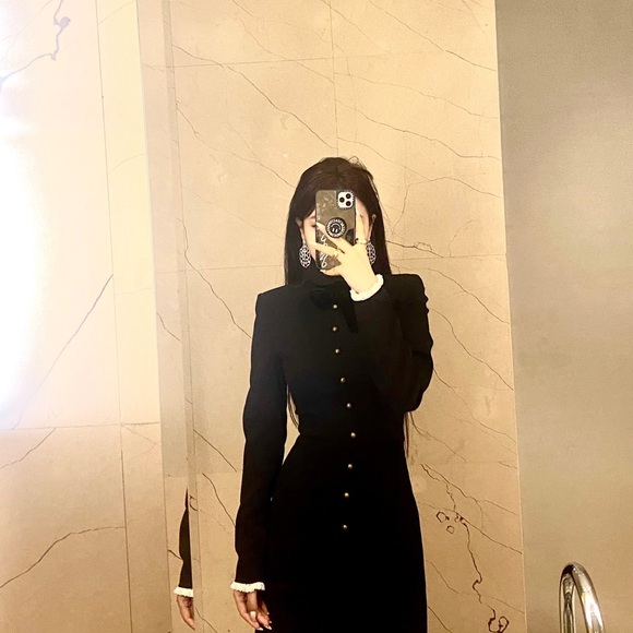 Designer Chic Black Velvet-Trim Mini/Midi Dress with Lace Cuffs & Lapel Collar - Picture 1 of 3